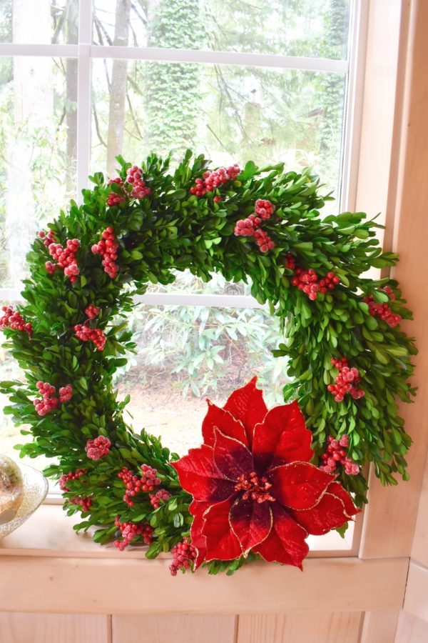 The Essential Christmas Wreath ⋆ SomeTyme Place