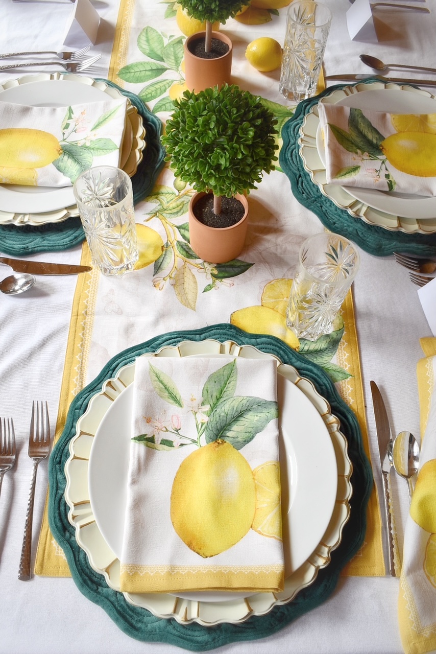 Old World Lemon and Boxwood Tablescape ⋆ SomeTyme Place