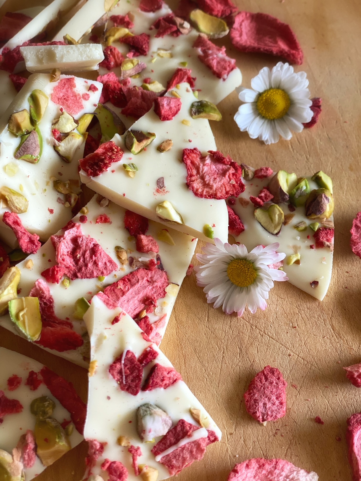 Strawberry & Pistachio White Chocolate Bark ⋆ SomeTyme Place